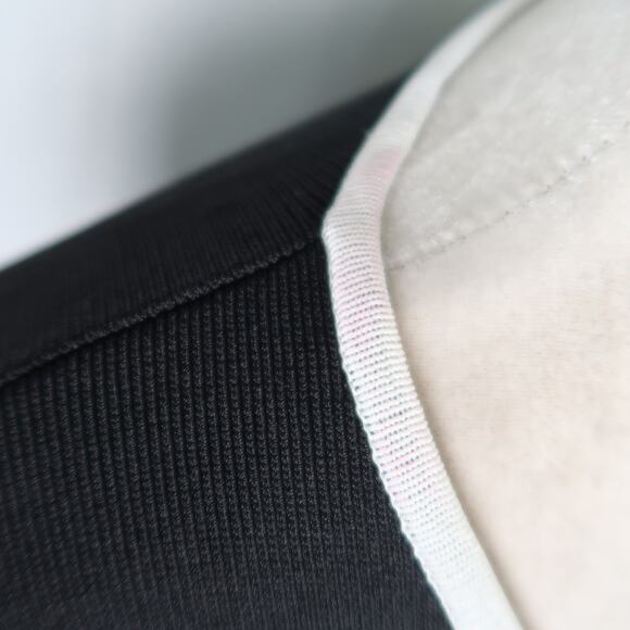 Vintage 90s BCBGMAXAXRIA Black and White Trim Bow Cardigan Sweater M - Picture 9 of 9